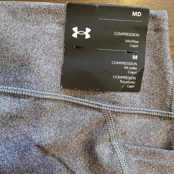 Under Armor Capri Leggings Medium NWT - Picture 4 of 4